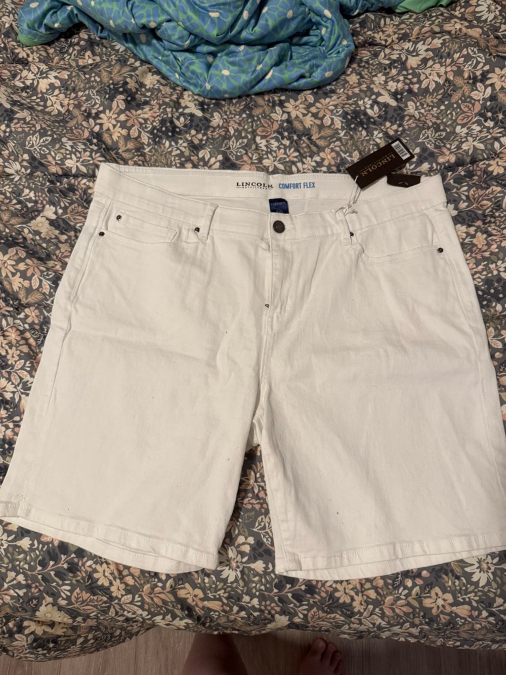 Lincoln Comfort Flex White Women’s Bermuda Shorts